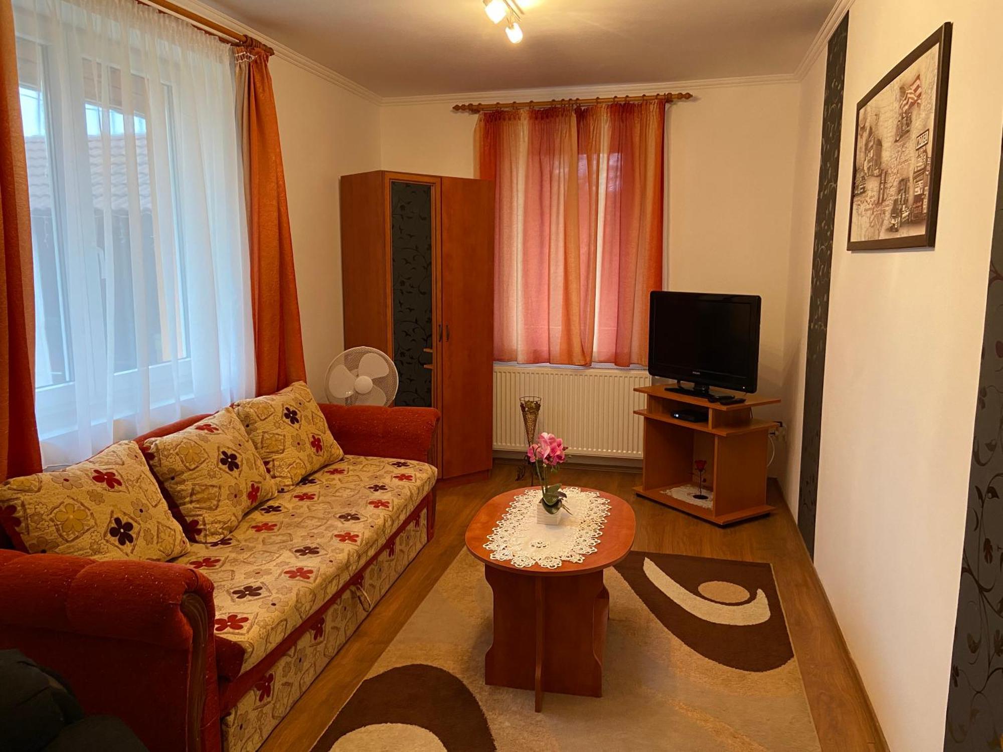 Vadrozsa Vendeghaz-Apartman Дем'єн Екстер'єр фото