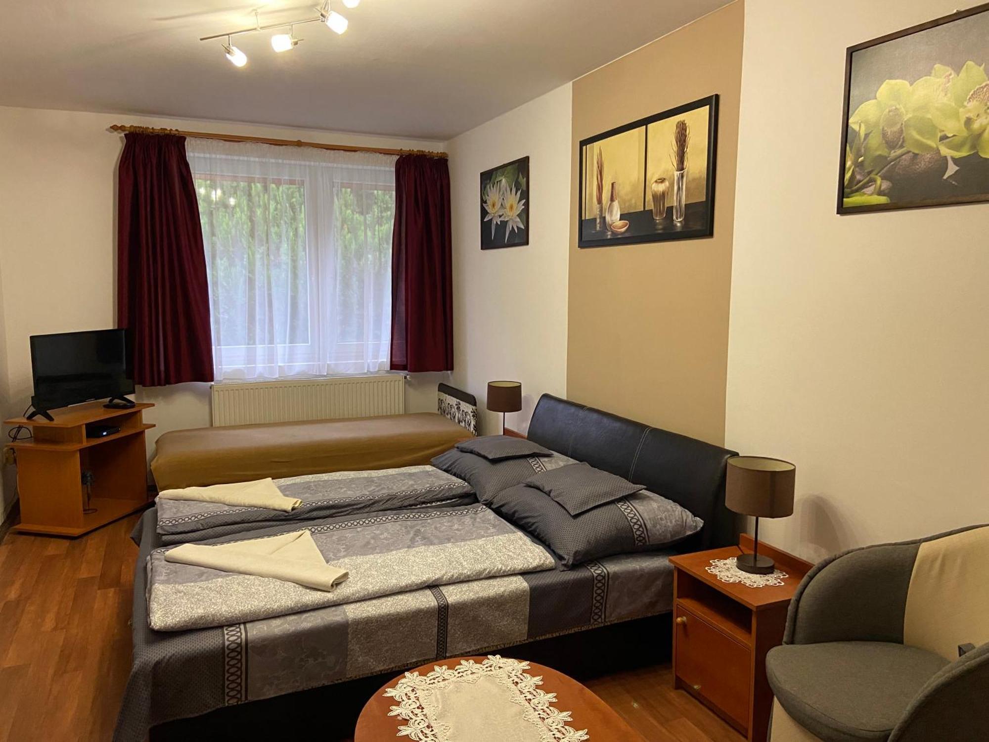 Vadrozsa Vendeghaz-Apartman Дем'єн Екстер'єр фото